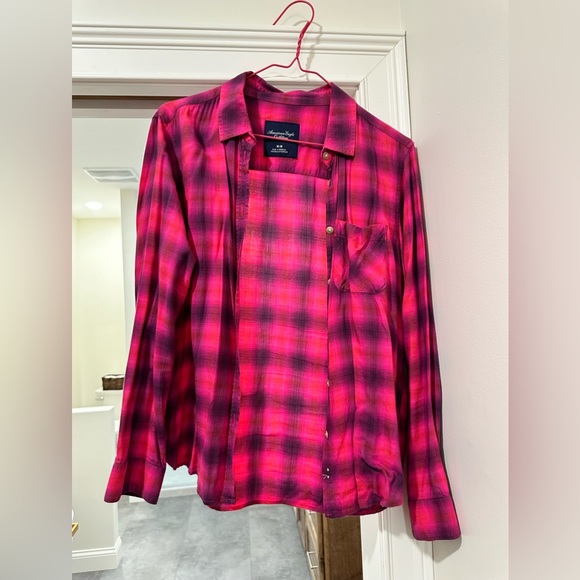 American Eagle Outfitters Tops - American Eagle Pink Button Up Flannel Size Medium